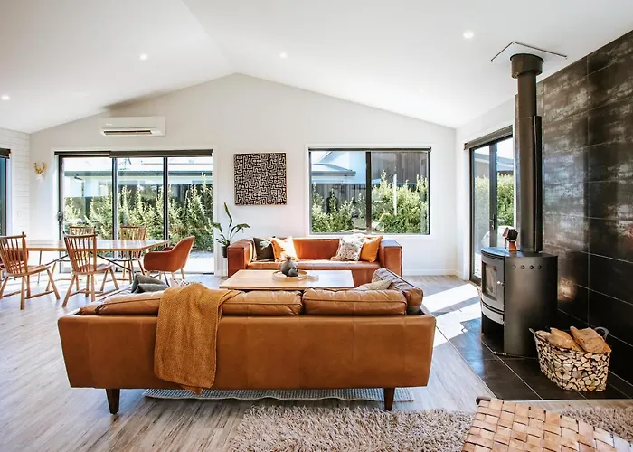 Minaret Ridge - Family Friendly - Sleeps 8 - Mountain Views - Close To * Wanaka