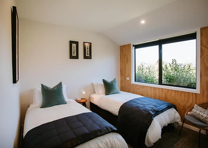 Minaret Ridge - Family Friendly - Sleeps 8 - Mountain Views - Close To Holiday home *