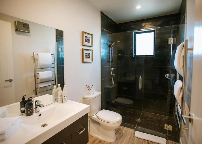 Holiday home Minaret Ridge - Family Friendly - Sleeps 8 - Mountain Views - Close To